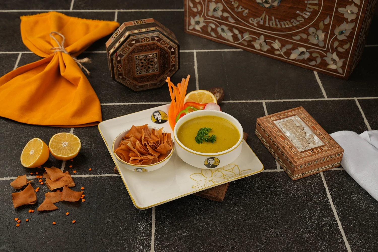 شوربة عدس وسط