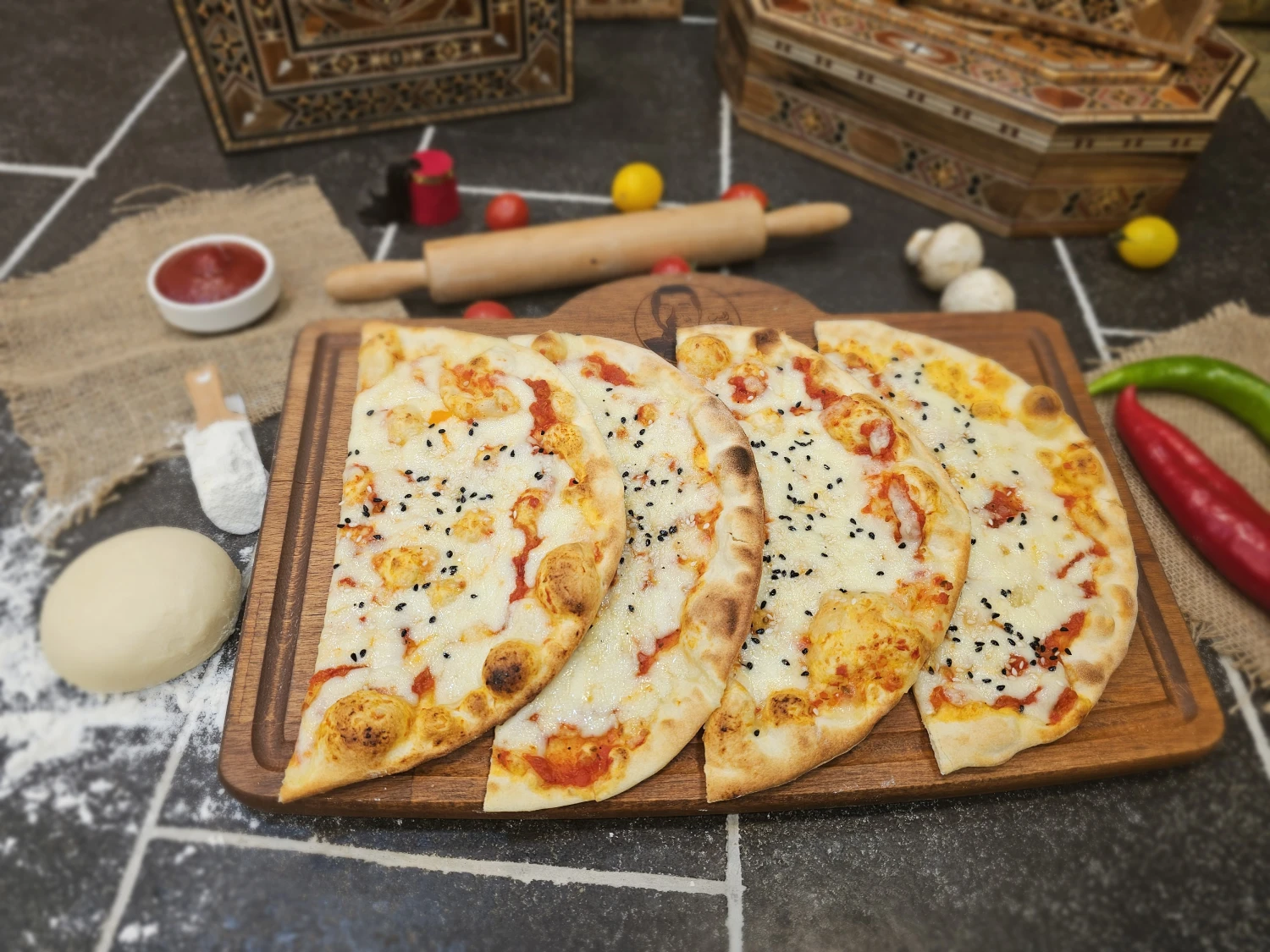 محمرة بالقشقوان